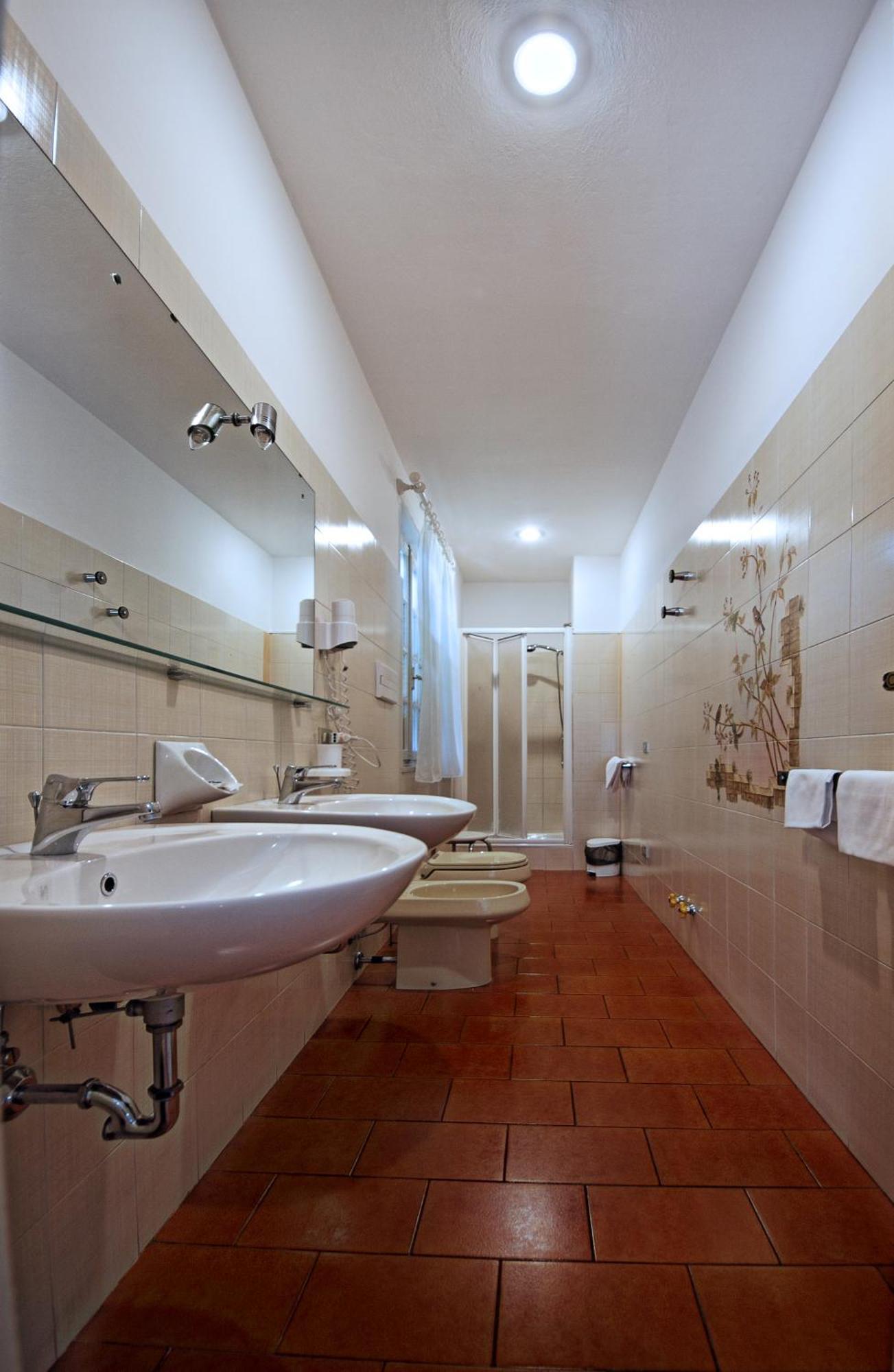 Albergo La Quiete Desenzano del Garda Bagian luar foto