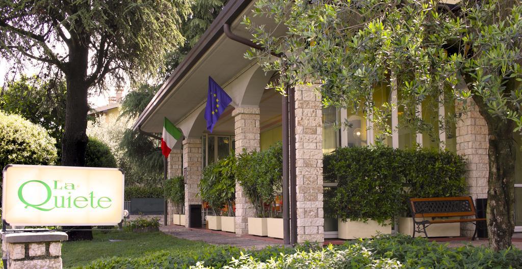 Albergo La Quiete Desenzano del Garda Bagian luar foto