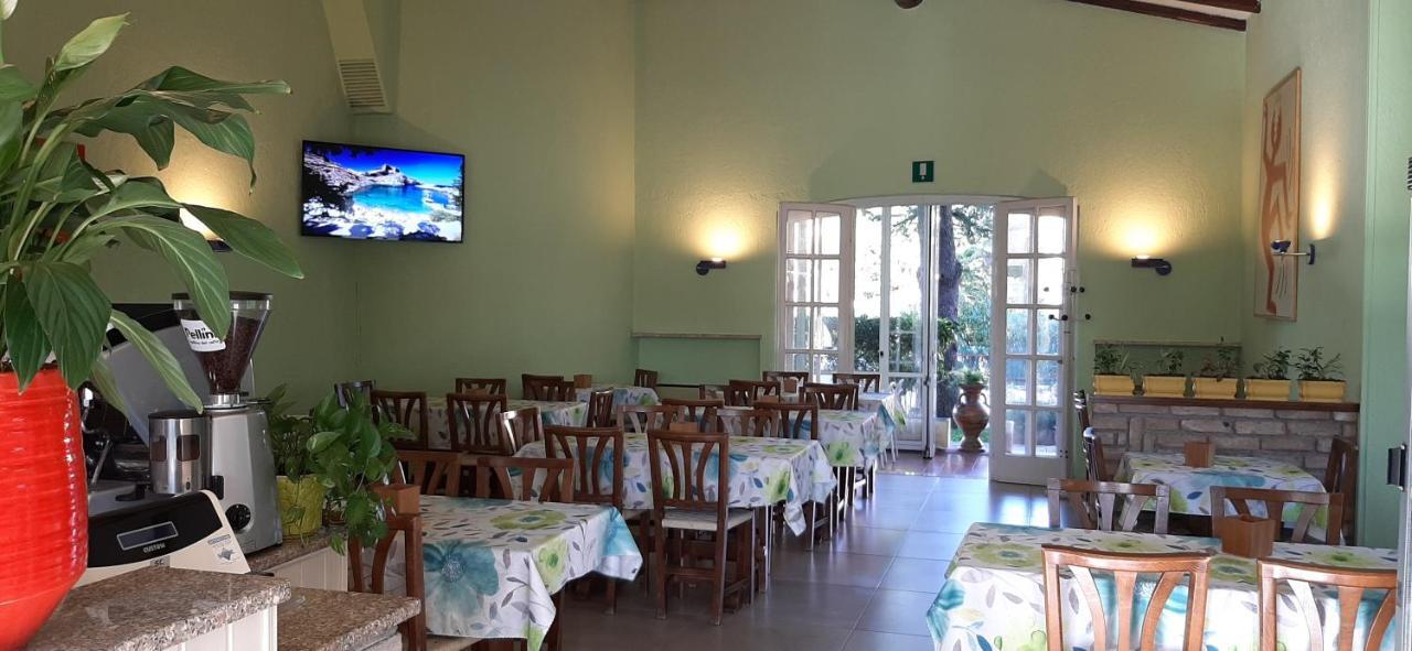 Albergo La Quiete Desenzano del Garda Bagian luar foto
