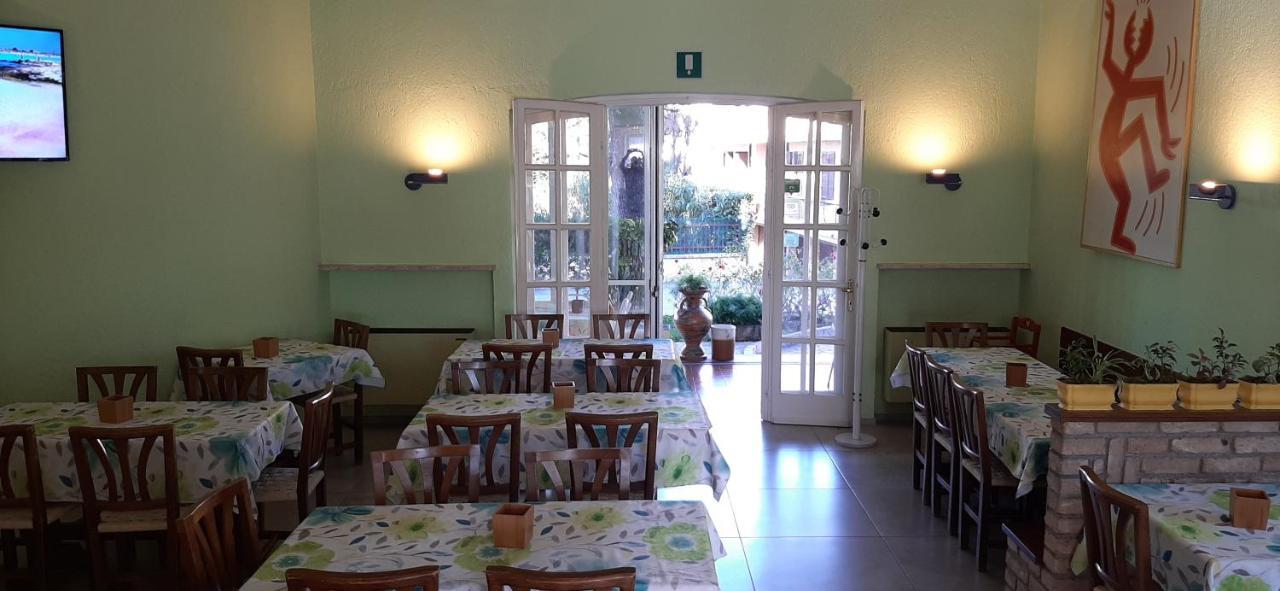 Albergo La Quiete Desenzano del Garda Bagian luar foto